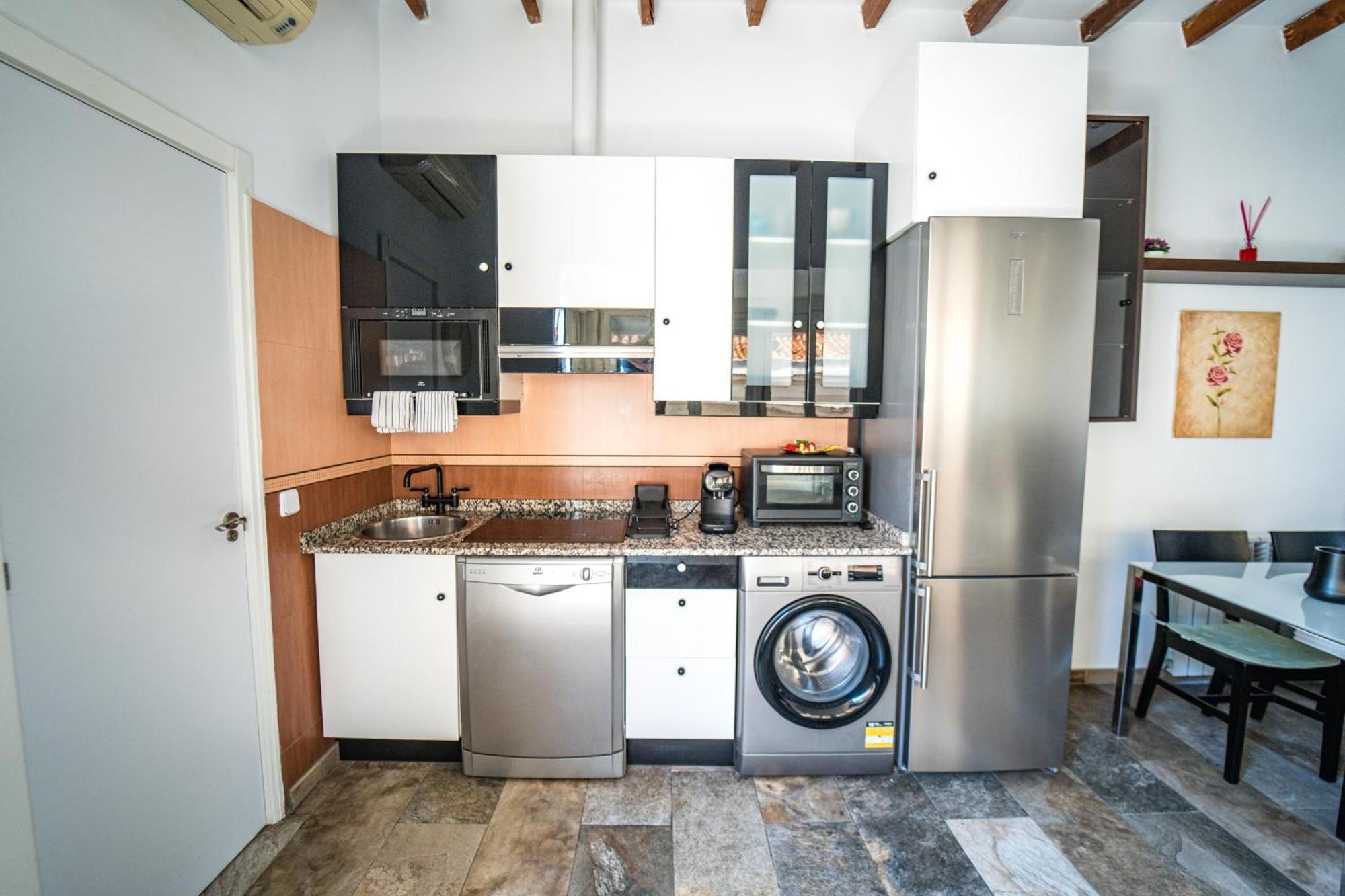 Ferienwohnung Centrico Atico En Madrid By Bebalmy Exterior foto