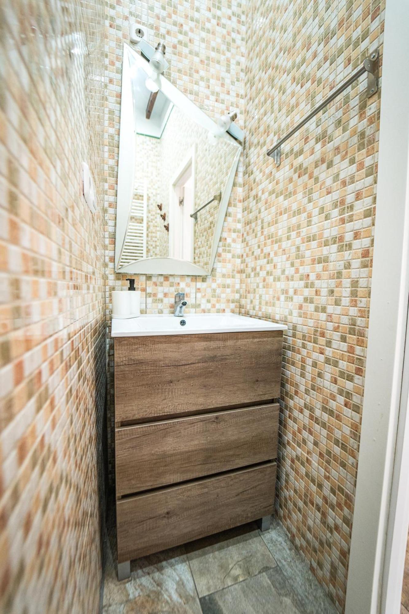 Ferienwohnung Centrico Atico En Madrid By Bebalmy Exterior foto