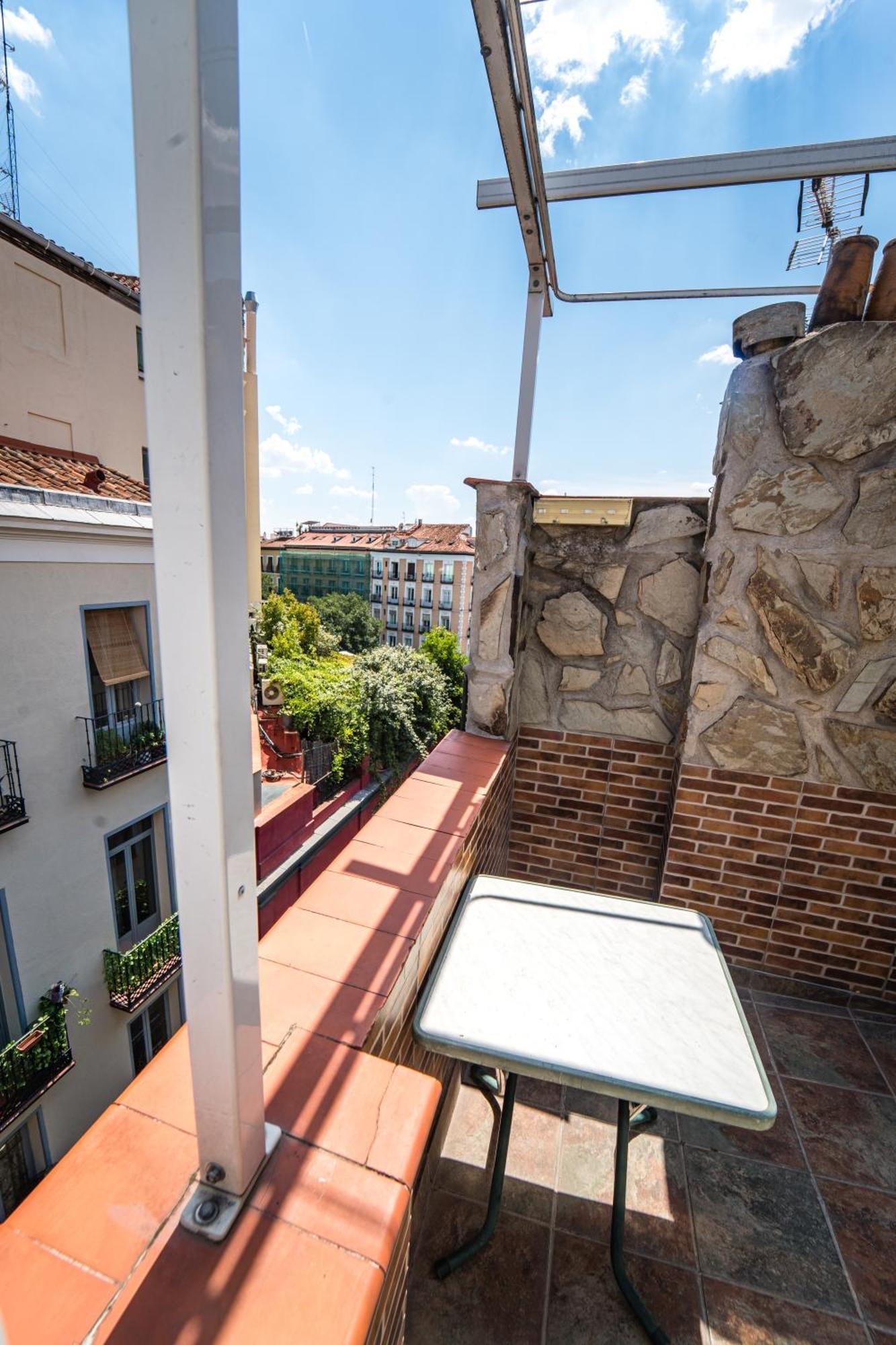 Ferienwohnung Centrico Atico En Madrid By Bebalmy Exterior foto